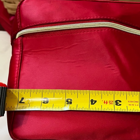 Estée Lauder Makeup & Samples Christmas red Travel Bag 2022 - Picture 16 of 16